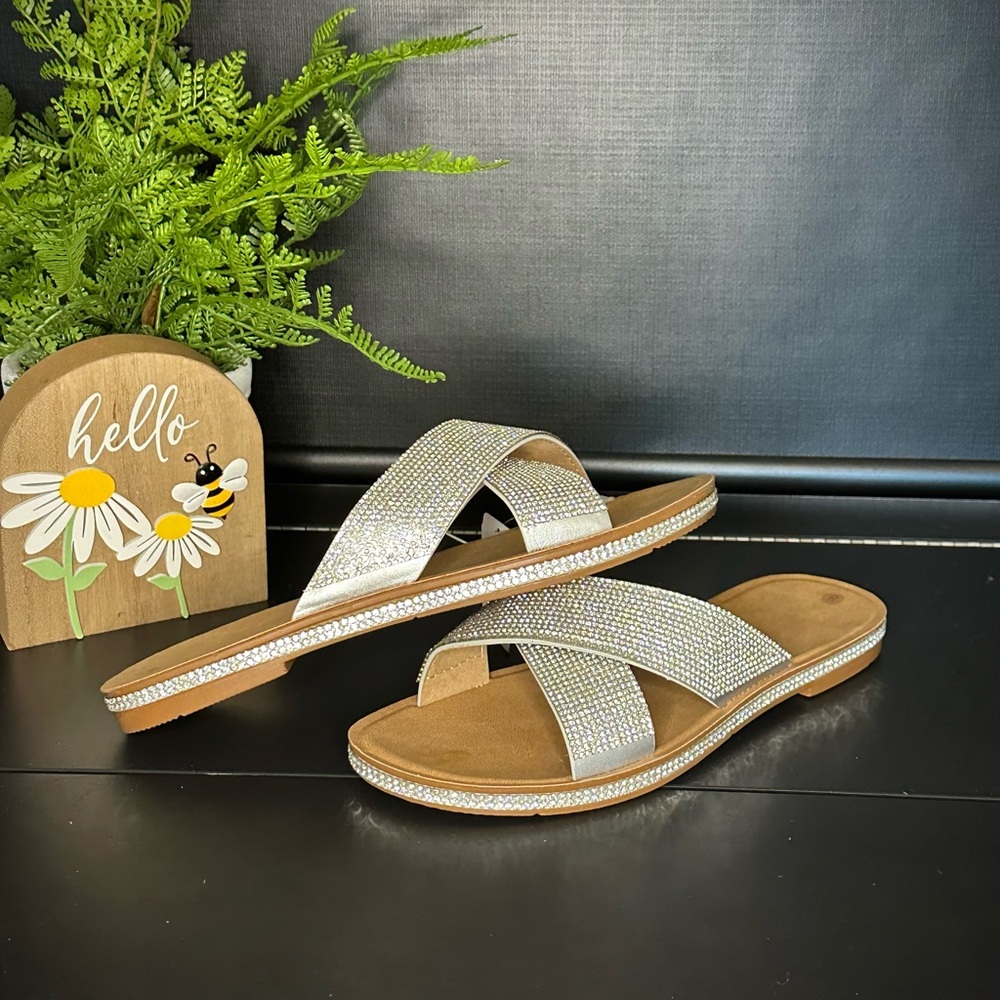 NWT Silver Rhinestone Women Cross strap Slides size 8